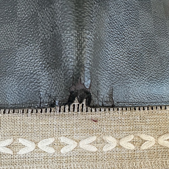 LOUIS VUITTON
Damier Graphite Slender Wallet - Picture 3 of 17